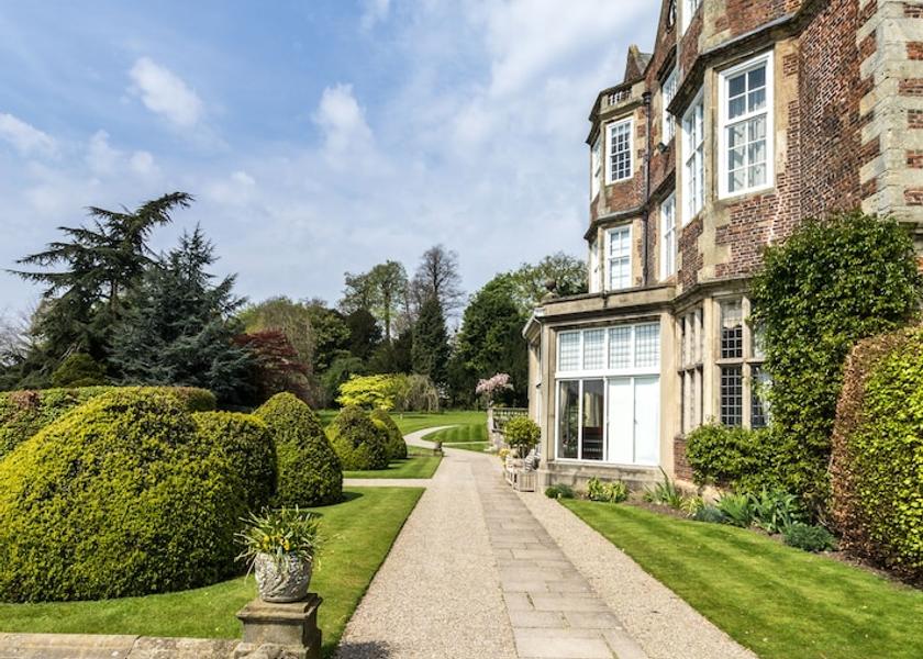 England Knaresborough Exterior Detail