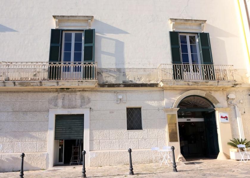Puglia Poggiardo Entrance