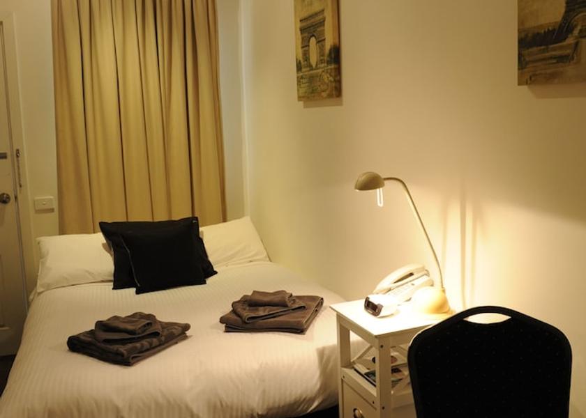 Victoria Melbourne Room