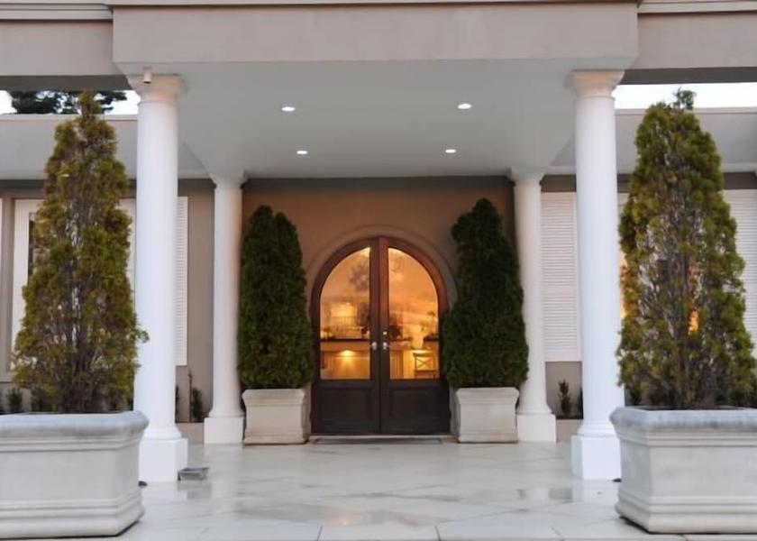 Victoria Melbourne Interior Entrance