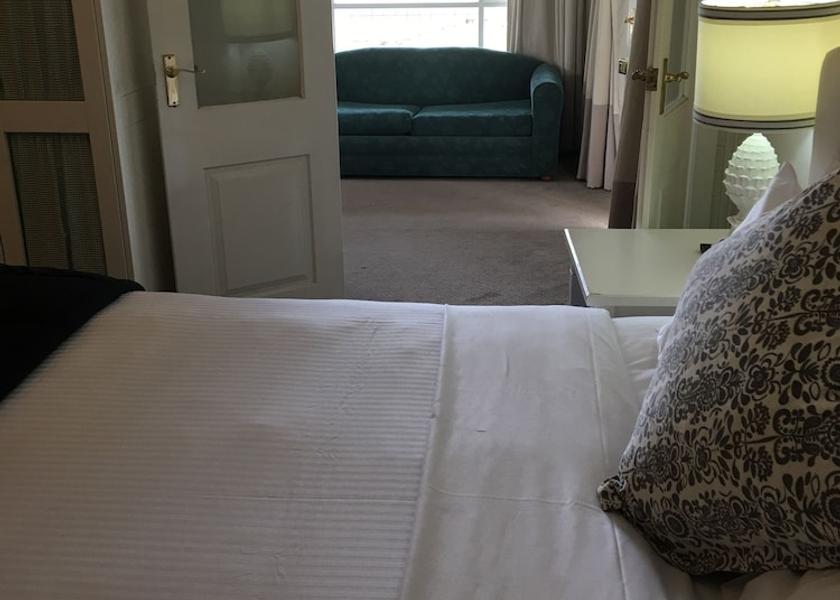 Victoria Melbourne Room