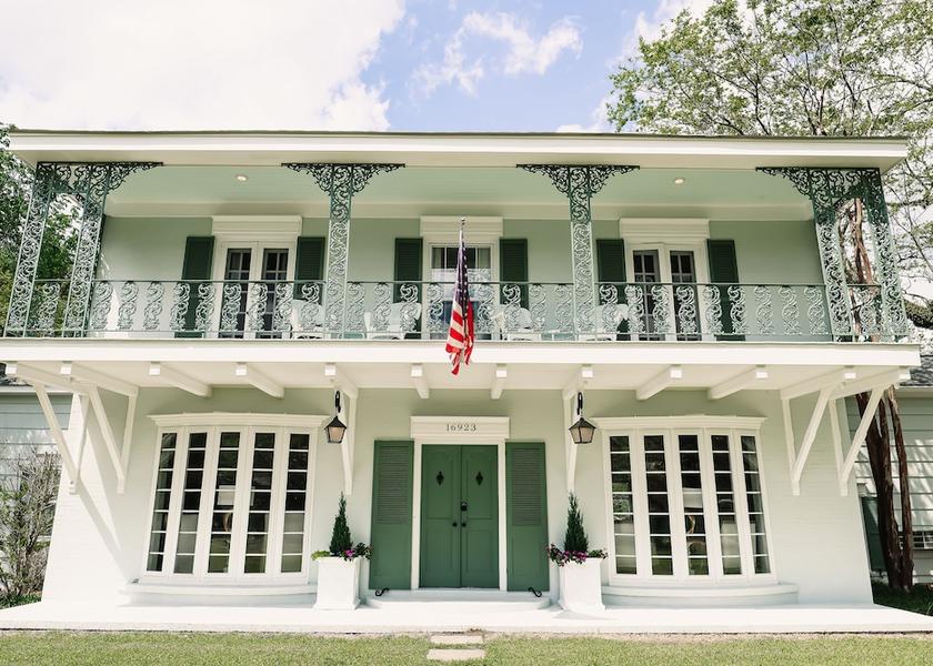 Mississippi Louisville Facade