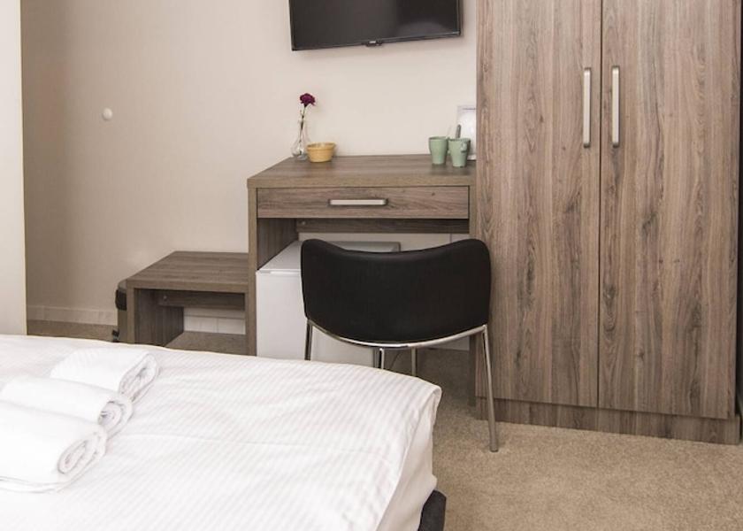 Montana Belgrade Room