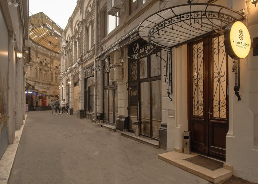  Bucharest Entrance