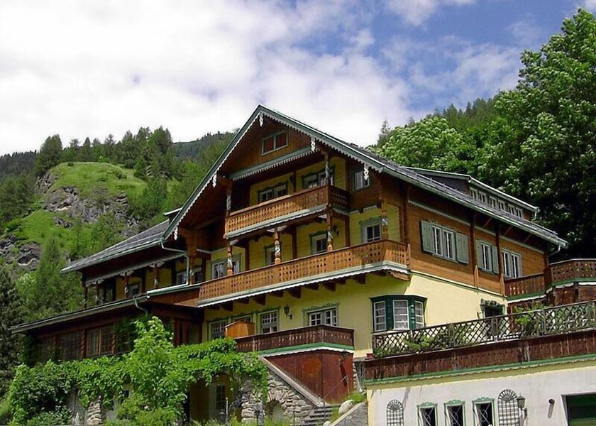 Carinthia Heiligenblut Front of property