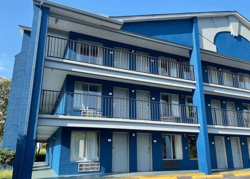 Alabama Mobile Exterior Detail