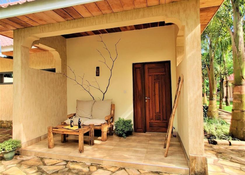  Moshi Exterior Detail