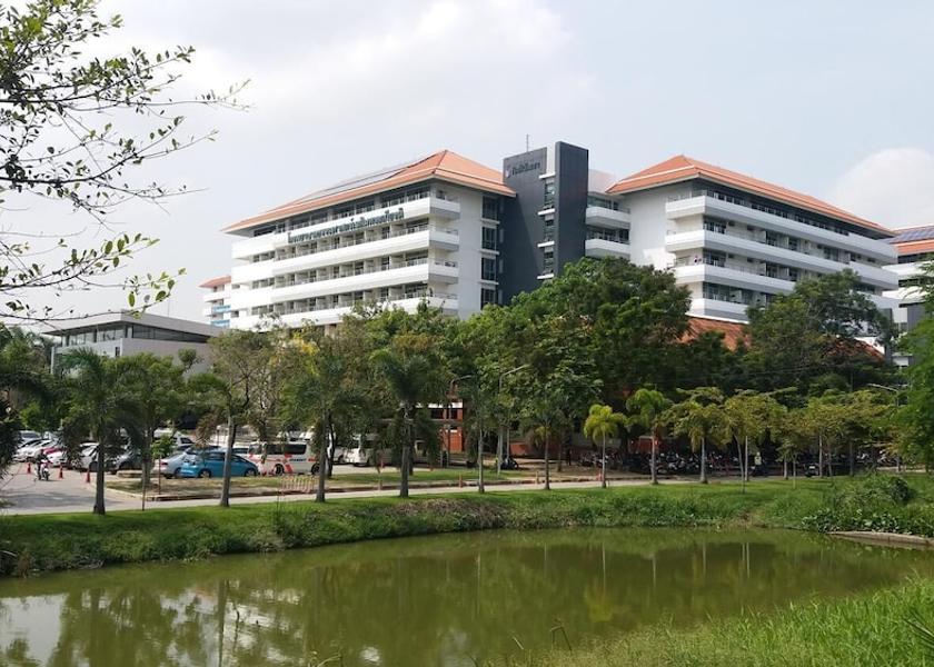 Pathum Thani Khlong Luang Exterior Detail