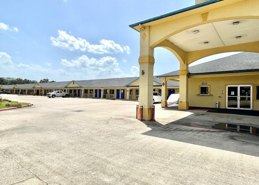 Missouri Liberty Exterior Detail