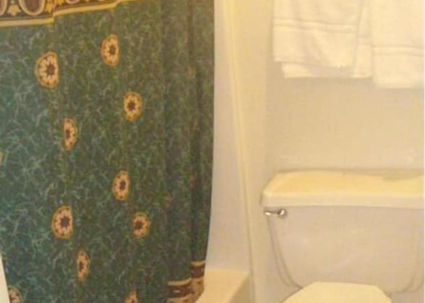 Kansas Wichita Bathroom