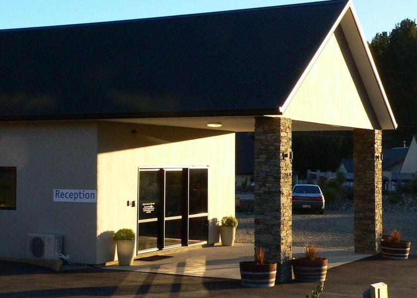 Otago Wānaka Exterior