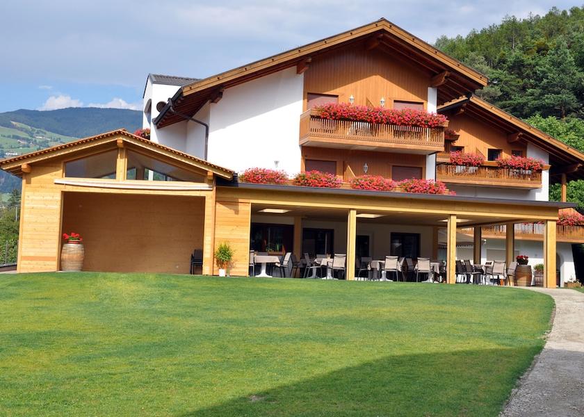Trentino-Alto Adige Naz Sciaves Facade