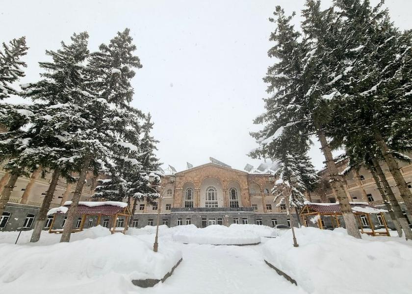  Jermuk Exterior Detail