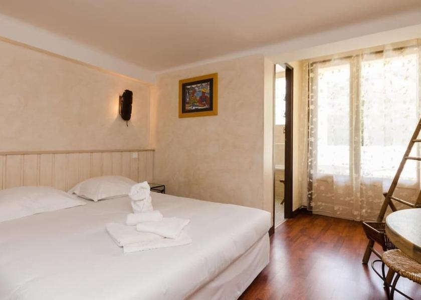 Var Le Lavandou Room