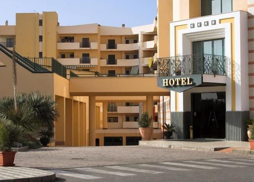 Calabria Reggio Di Calabria Entrance