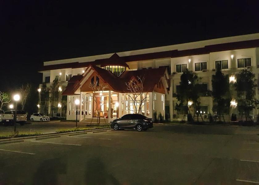 Tak Tak Exterior Detail