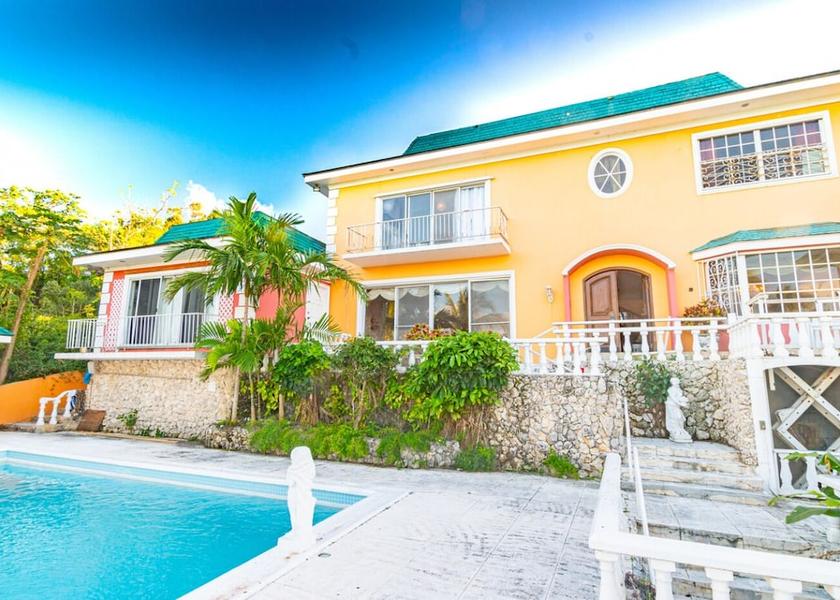  Nassau Exterior Detail