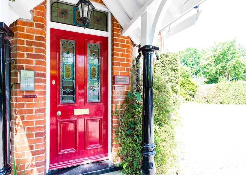England Horley Exterior Detail