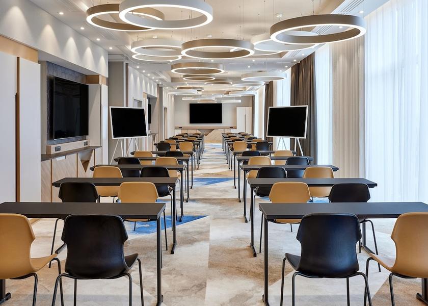 Grand Est Strasbourg Meeting Room