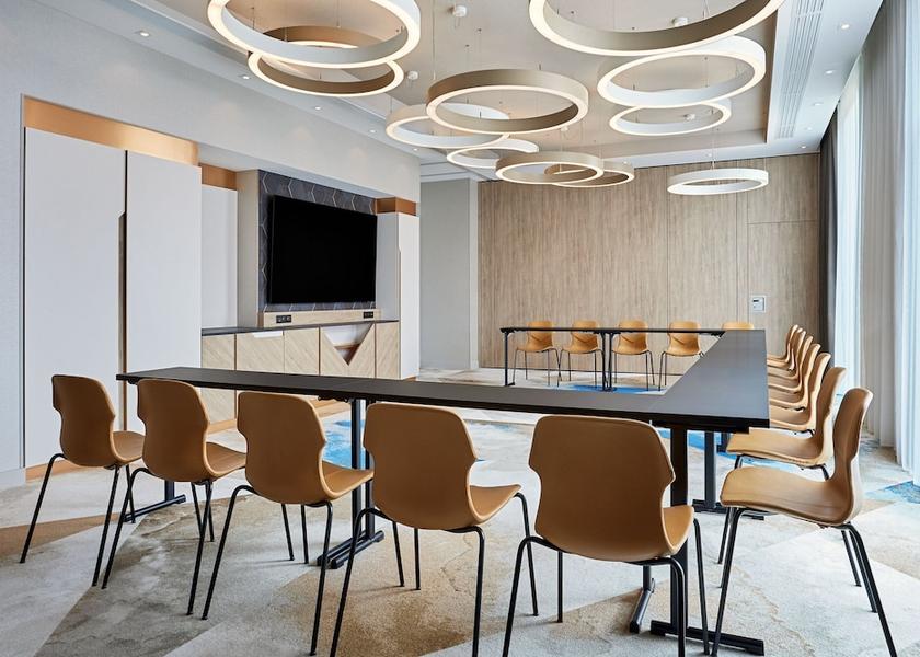 Grand Est Strasbourg Meeting Room