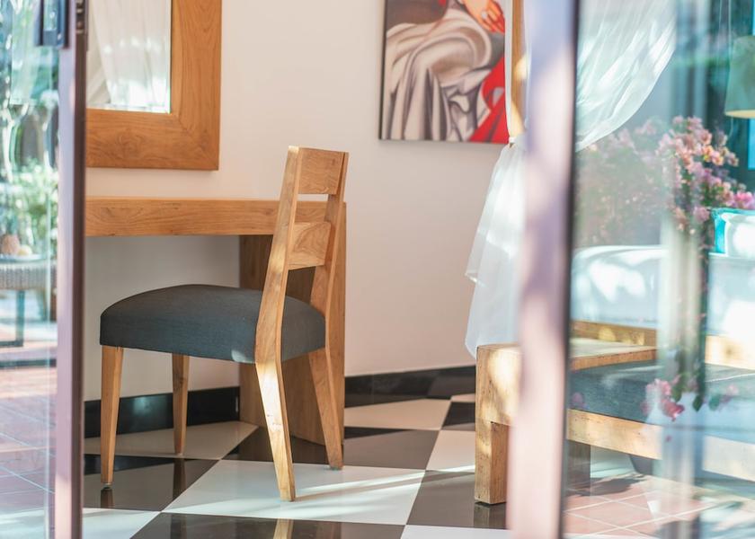 Phuket Si Sunthon Room