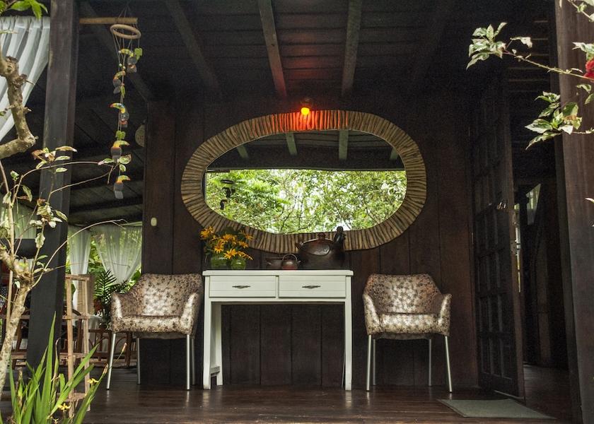  Mindo Interior Entrance