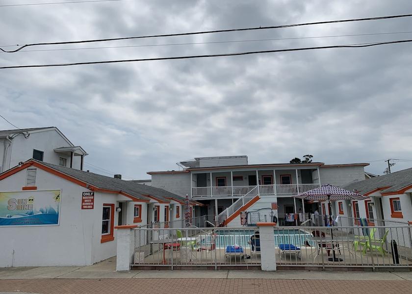 Florida Wildwood Facade