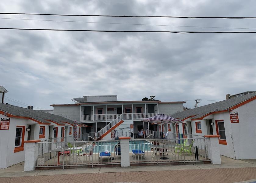 Florida Wildwood Facade