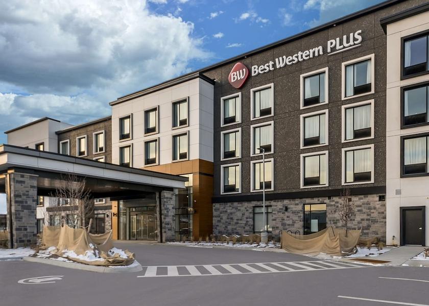 Ontario Parry Sound Exterior Detail