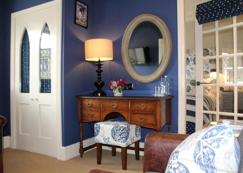 England Broadway Room