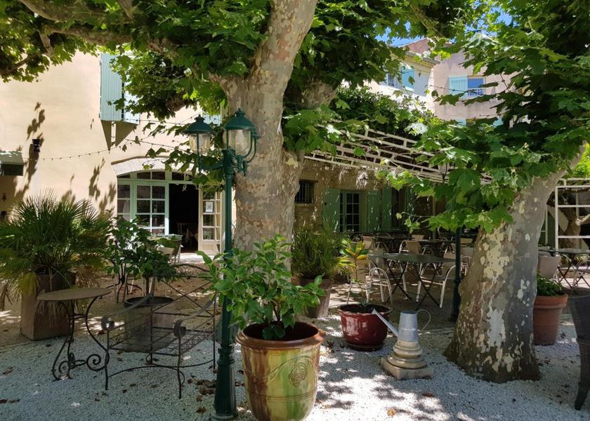 Provence-Alpes-Côte d'Azur Avignon exterior view