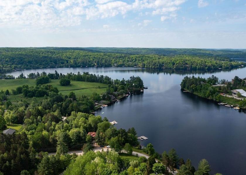 Ontario Huntsville Exterior Detail