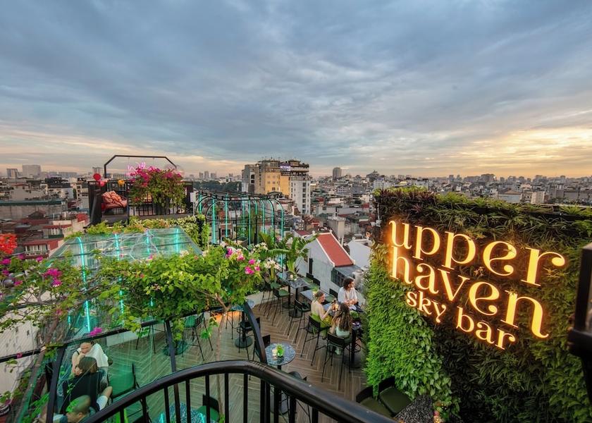  Hanoi Bar (on property)
