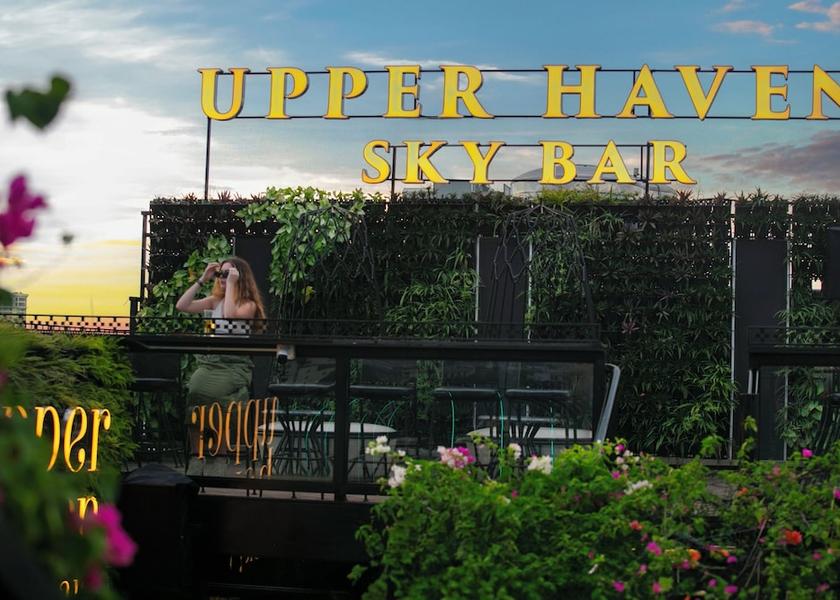  Hanoi Bar (on property)