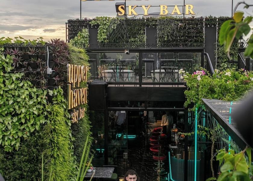  Hanoi Bar (on property)