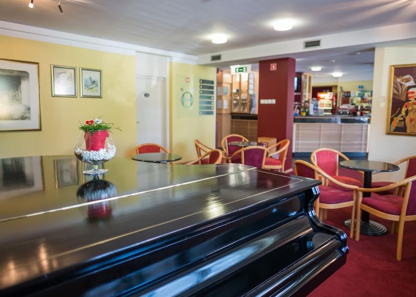  Maribor Lobby