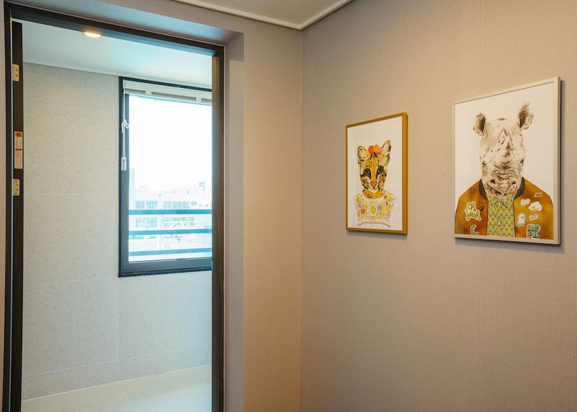 South Gyeongsang Tongyeong Room