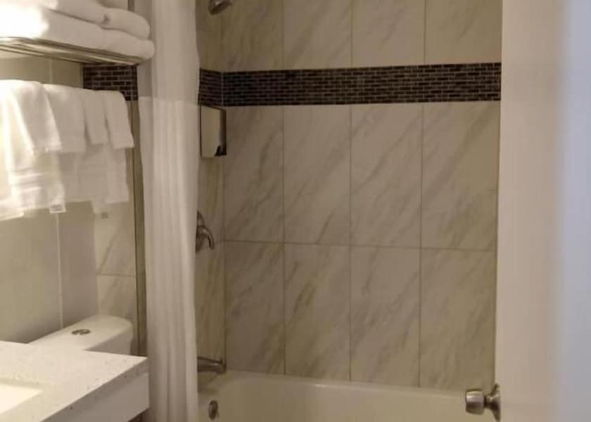 California Alturas Bathroom