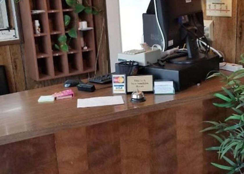 California Alturas Lobby