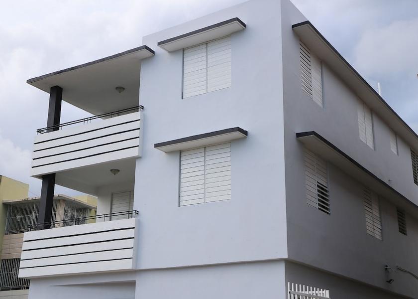  Ponce Exterior Detail