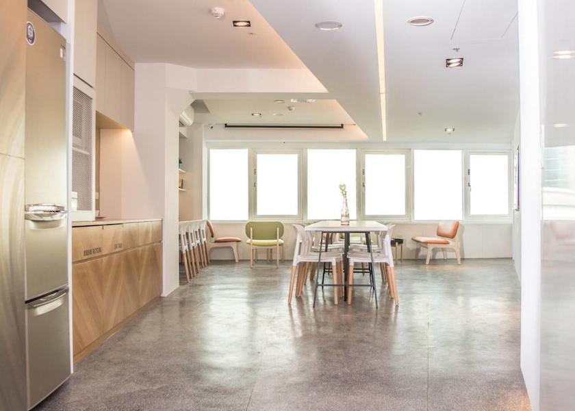  Keelung Living Area