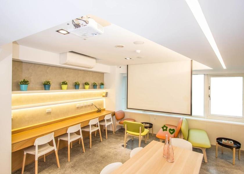  Keelung Living Area
