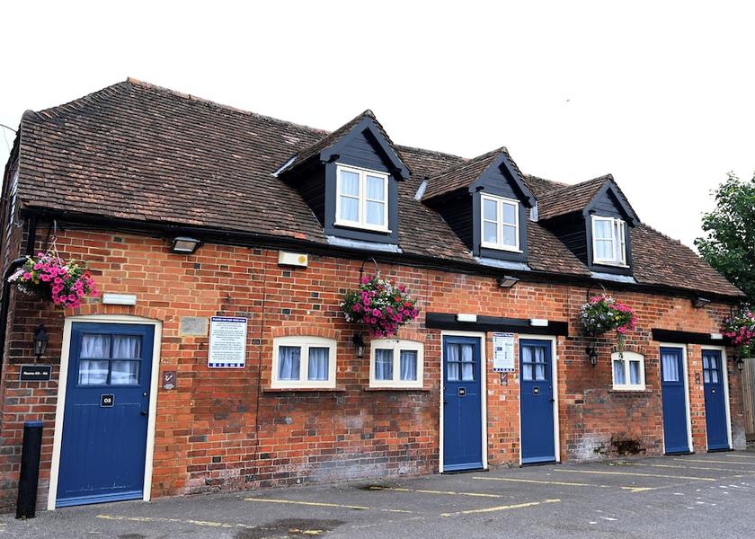 England Thatcham Exterior Detail