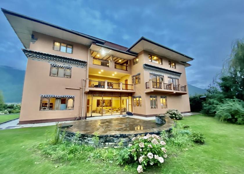 Paro Paro Exterior