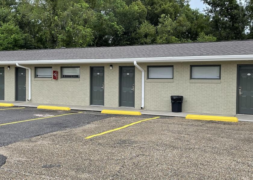 Louisiana Gonzales Exterior Detail