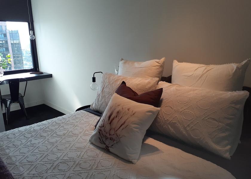 Victoria Melbourne Room