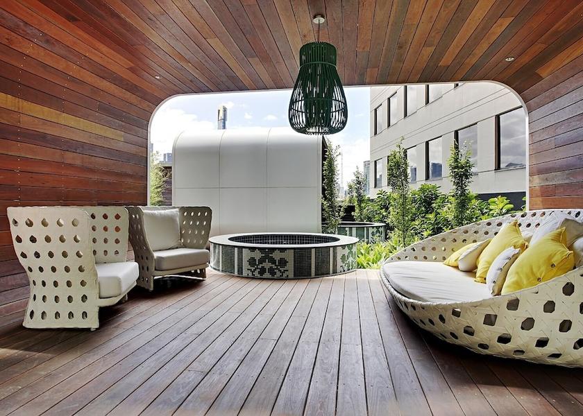 Victoria Melbourne Exterior Detail