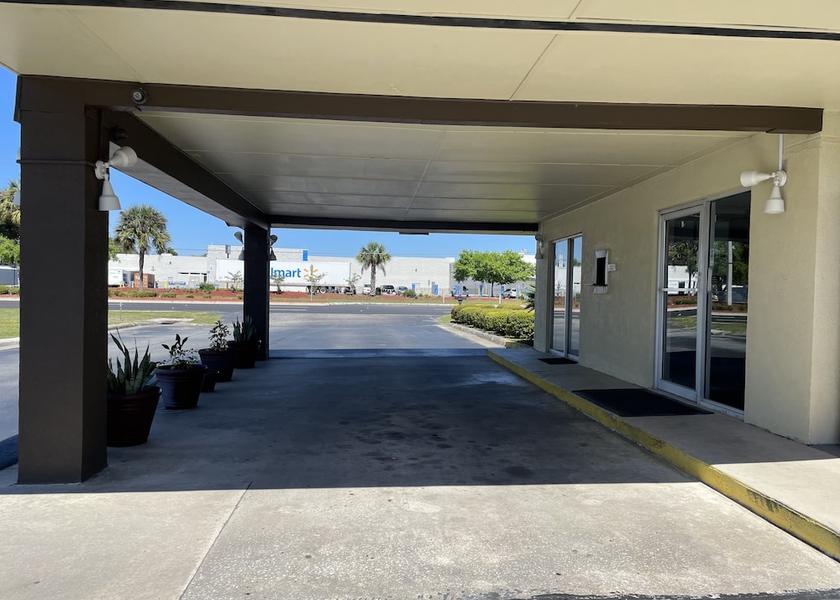 Florida Lake City Exterior Detail