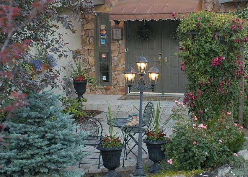 British Columbia Kelowna Entrance