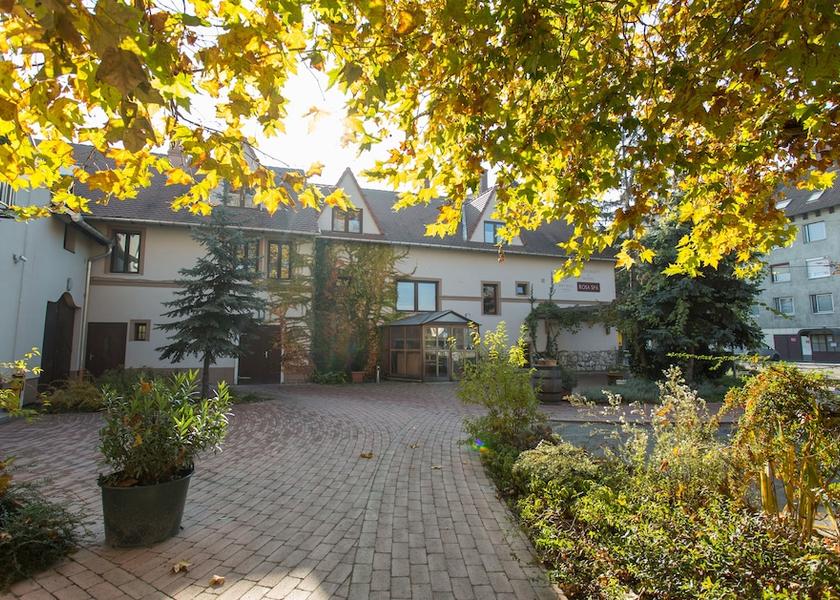  Gyor Exterior Detail